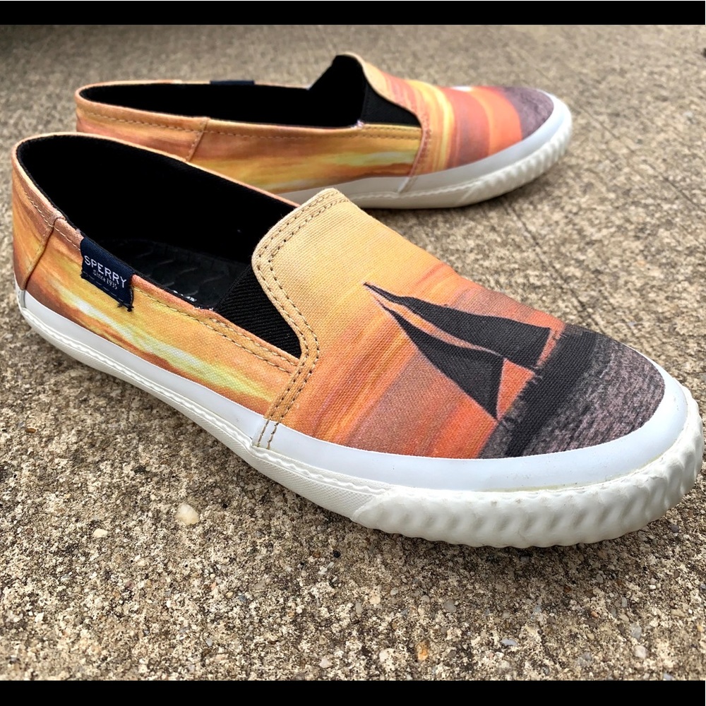 Women’s Sperry’s slide on